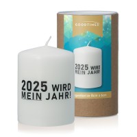 Goodtimes Stumpenkerze Weiß mit Text "2025 WIRD MEIN JAHR" 8 x 6cm  Goodtimes Stumpenkerze Weiß mit Text "2025 WIRD MEIN JAHR" 8 x 6cm