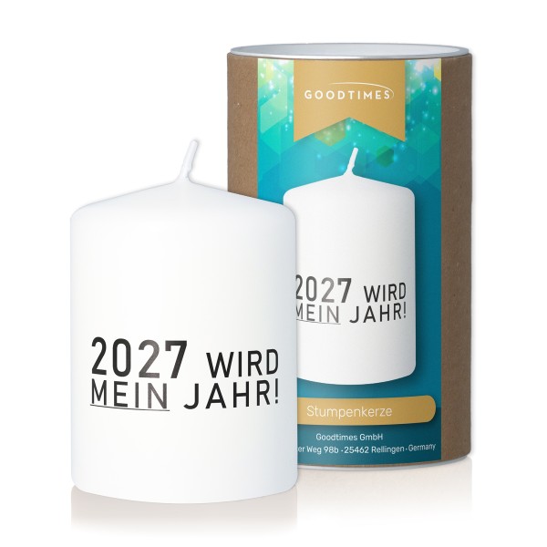 Goodtimes Stumpenkerze Weiß mit Text "2027 WIRD MEIN JAHR" 8 x 6cm