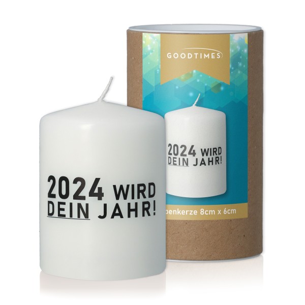 Goodtimes Stumpenkerze Weiß mit Text "2024 WIRD DEIN JAHR" 8 x 6cm